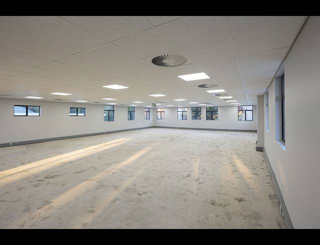 238M² BUSINESS CENTRE TO LET IN GLENWOOD